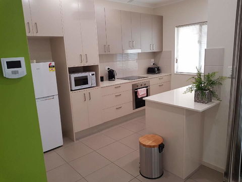Darwin-Ocean Views, Tropical Getaway, Pool & Aircon - Tourism Cairns 8