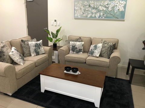 Darwin-Ocean Views, Tropical Getaway, Pool & Aircon - Tourism Cairns 5