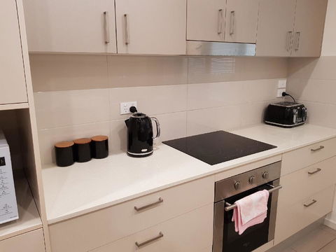 Darwin-Ocean Views, Tropical Getaway, Pool & Aircon - Tourism Cairns 9
