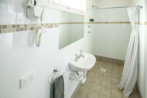 Glen Helen Lodge - Tourism Cairns 14