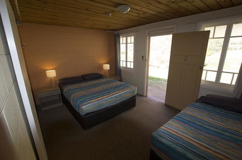 Glen Helen Lodge - Tourism Cairns 12
