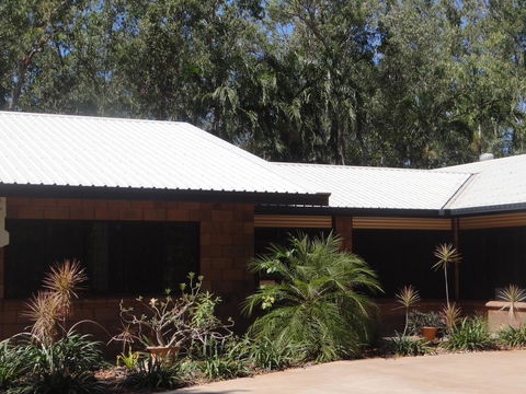 DARWIN'S SHADY ACRES RETREAT - Tourism Cairns 5