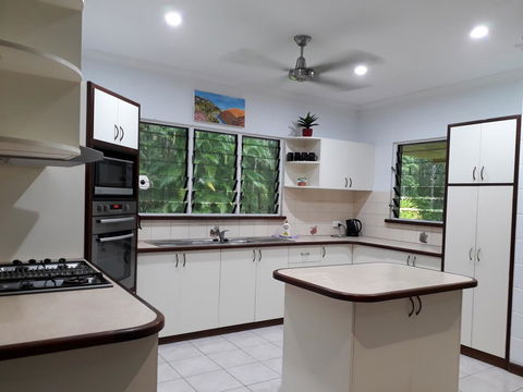 DARWIN'S SHADY ACRES RETREAT - Tourism Cairns 23