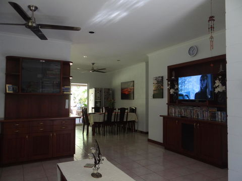 DARWIN'S SHADY ACRES RETREAT - Tourism Cairns 20