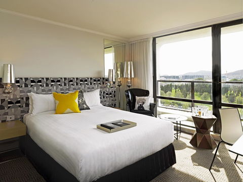 QT Canberra - Tourism Cairns 0