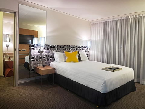 QT Canberra - Tourism Cairns 8