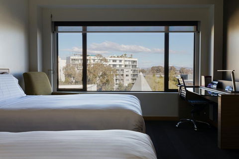 Crowne Plaza Canberra, An IHG Hotel - Tourism Cairns 18