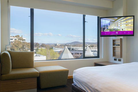 Crowne Plaza Canberra, An IHG Hotel - Tourism Cairns 19