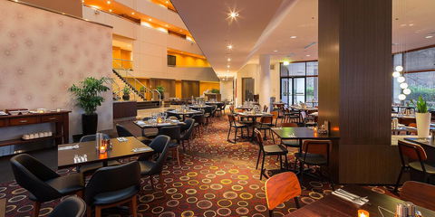 Crowne Plaza Canberra, An IHG Hotel - Tourism Cairns 4