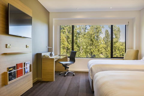 Crowne Plaza Canberra, An IHG Hotel - Tourism Cairns 22