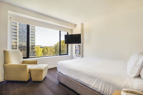 Crowne Plaza Canberra, An IHG Hotel - Tourism Cairns 21