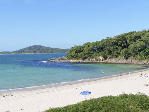 Bombora @ Fingal Bay - Tourism Cairns 2