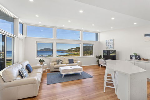 Boulder Bay Rd 1/2 - Fingal Bay - Tourism Cairns 1