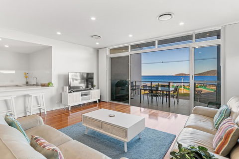 Boulder Bay Rd 2/2 - Fingal Bay - Tourism Cairns 0