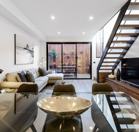 Boutique Stays - County Down Contemporary Port Melbourne Home - Tourism Cairns