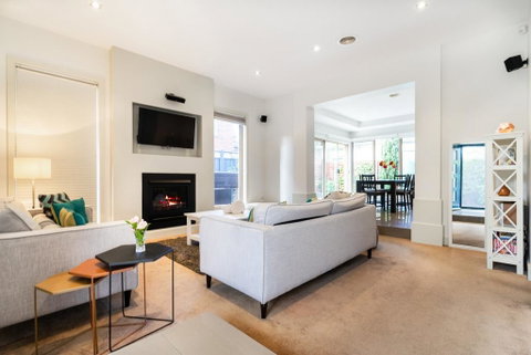 Boutique Stays - Mentone Abode - Tourism Cairns 1