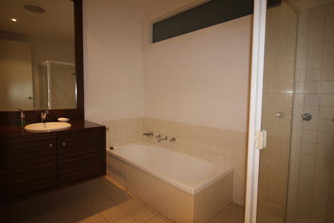 Breakers Holiday House - Tourism Cairns 1