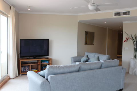 Breakwater 102 - Shoal Bay - Tourism Cairns 2