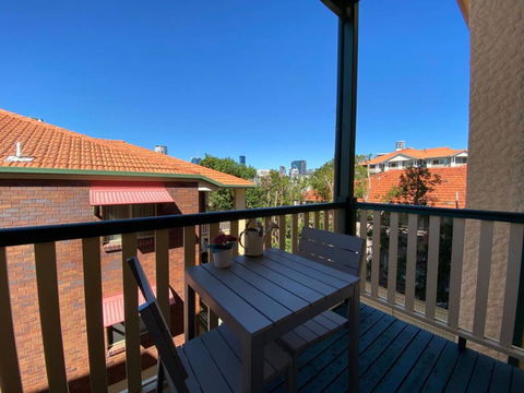 Brisbane City Apartment Atop Victoria Park - Tourism Cairns 1