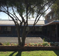 Bryants Motel - Tourism Cairns