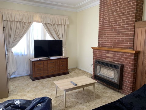 Budget In Goulburn - Tourism Cairns 0