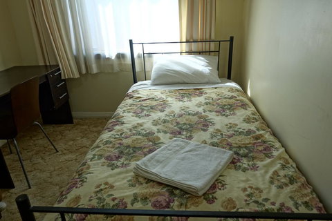 Budget In Goulburn - Tourism Cairns 3