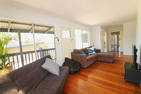 Bungo Beach House - Pet Friendly Home - Tourism Cairns 3