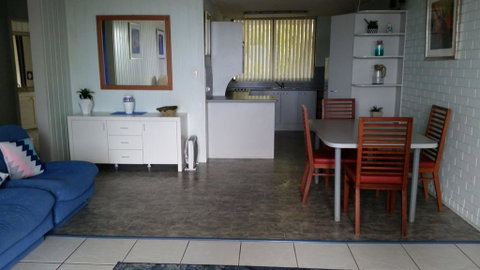 By The Sea Unit 3, 13 Esplanade, Kings Beach - Tourism Cairns 1