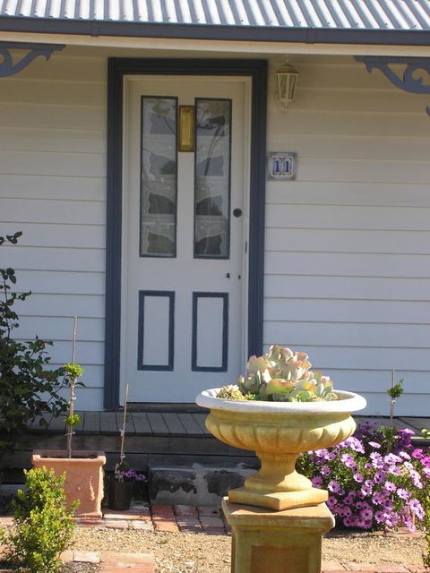 C & A's Cottage - Tourism Cairns 3