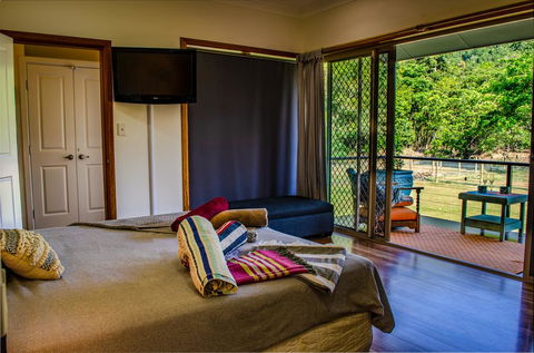 Cairns Homestead: A Peaceful Getaway - Tourism Cairns 2