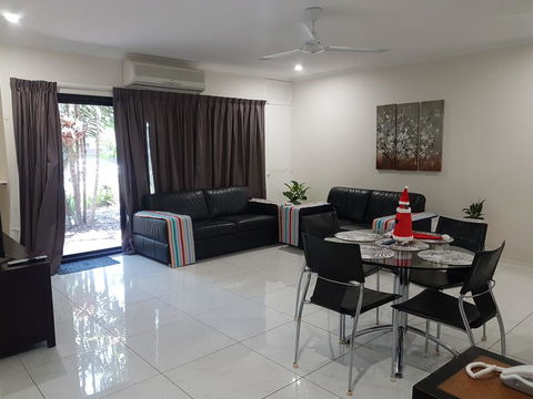 Cairns Prime Location Esplanade Self Contained Apartment With Wifi - Tourism Cairns 3