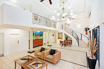 Cairns Queens Court with Tourism Cairns