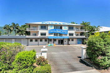 Cairns Reef Apartments & Motel with Tourism Cairns
