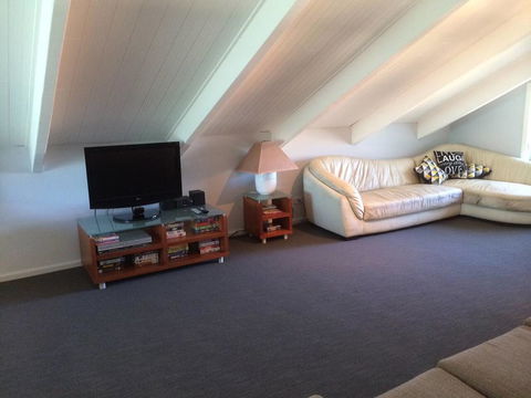 Callala Beach Shack - Pet Friendly - Tourism Cairns 0