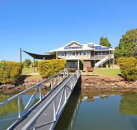Campbell 7 - Large Queenslander on Maroochy River - Tourism Cairns