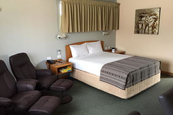 Cannon Park Motel with Tourism Cairns