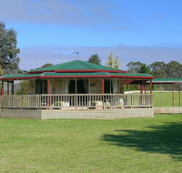Carolynnes Cottages - Tourism Cairns