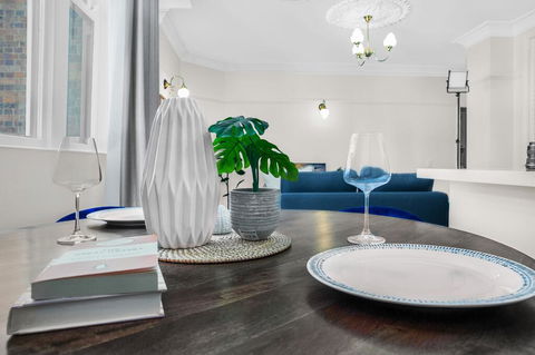 Central Apartment With Spacious Living And Dining - Tourism Cairns 1