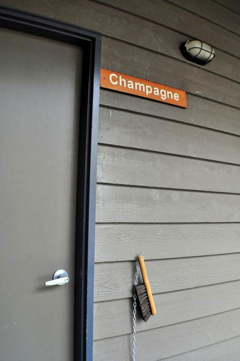 Champagne - Tourism Cairns 3
