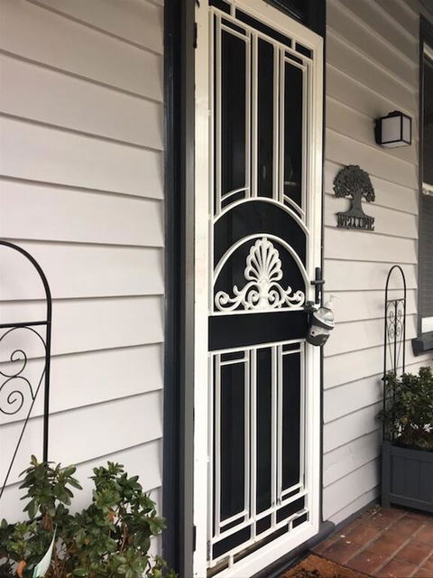 Charming Miners Cottage In The Hip City Of Geelong - Tourism Cairns 1