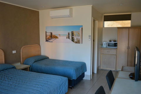Chelsea Motor Inn - Tourism Cairns 2