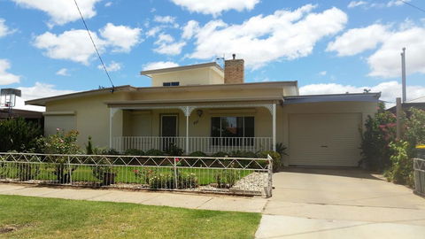 City Holiday Home Mildura - Tourism Cairns 0