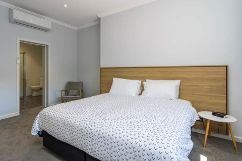 Civic Apartments - Tourism Cairns 2