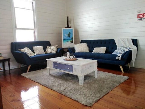 Classic Q'slander, Huge Deck, Pool, Cowboy Stadium - Tourism Cairns 0