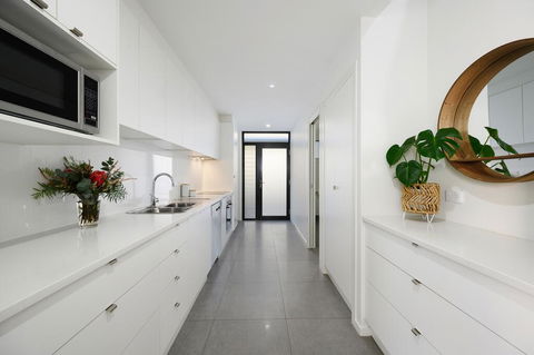Coastal Living At Wikis - Tourism Cairns 2