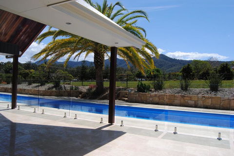 Colorado - Beauty Nestled In The Heart Of Bonville - Tourism Cairns 2