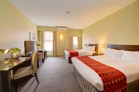 Comfort Inn & Suites City Views - Tourism Cairns 1