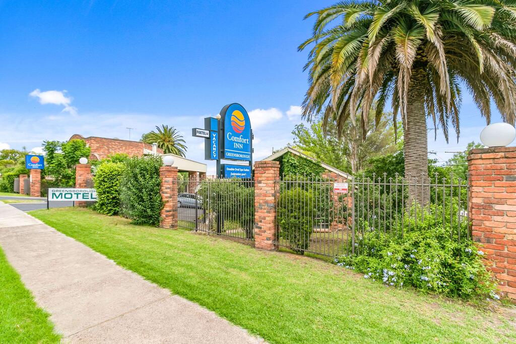 Macleod VIC Tourism Cairns