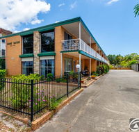 Comfy Ground Floor Unit opposite waterfront Welsby Pde Bongaree - Tourism Cairns