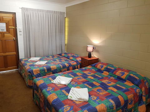 Commercial Hotel - Tourism Cairns 3